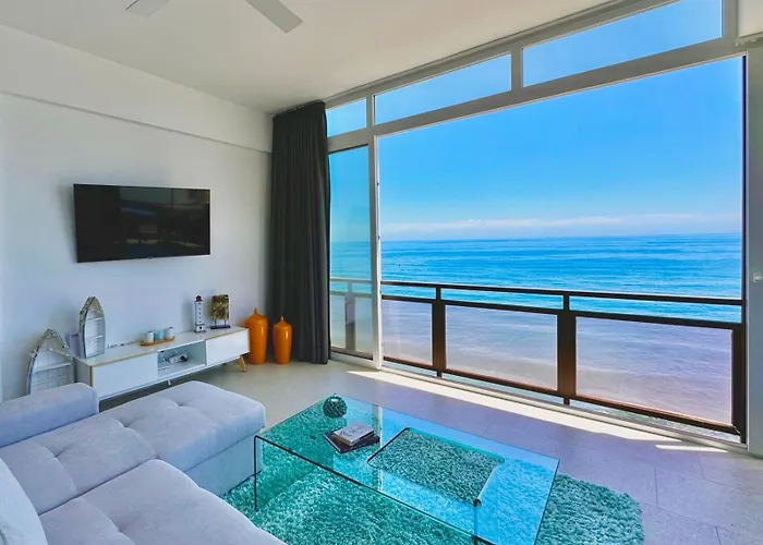 Amazing Sea Views, 1 Bed Apartment