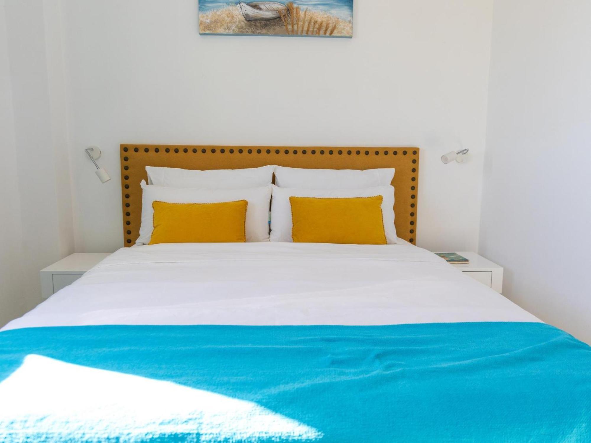 Amazing Sea Views, 1 Bed Apartment