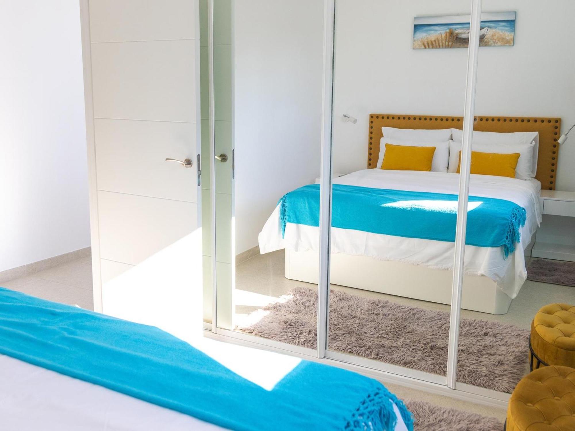 Amazing Sea Views, 1 Bed Apartment