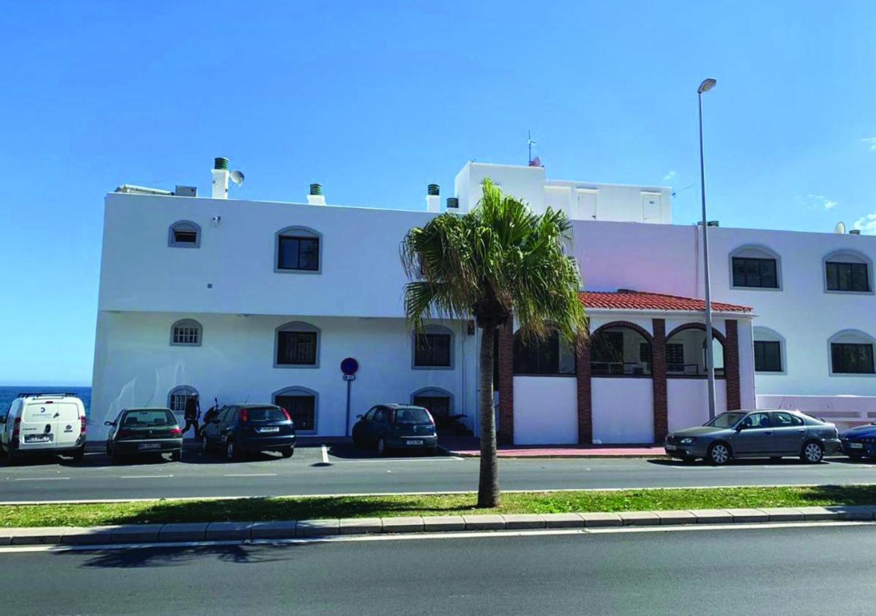 Amazing Sea Views, 1 Bed Apartment *